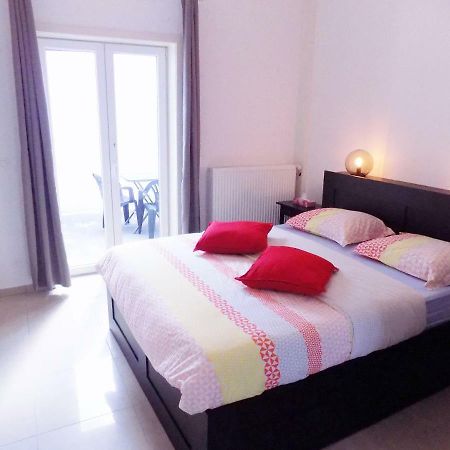La Lodelinsartoise - Meuble De Vacances 3 Cles Charleroi Kültér fotó