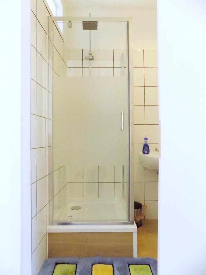 La Lodelinsartoise - Meuble De Vacances 3 Cles Charleroi Kültér fotó