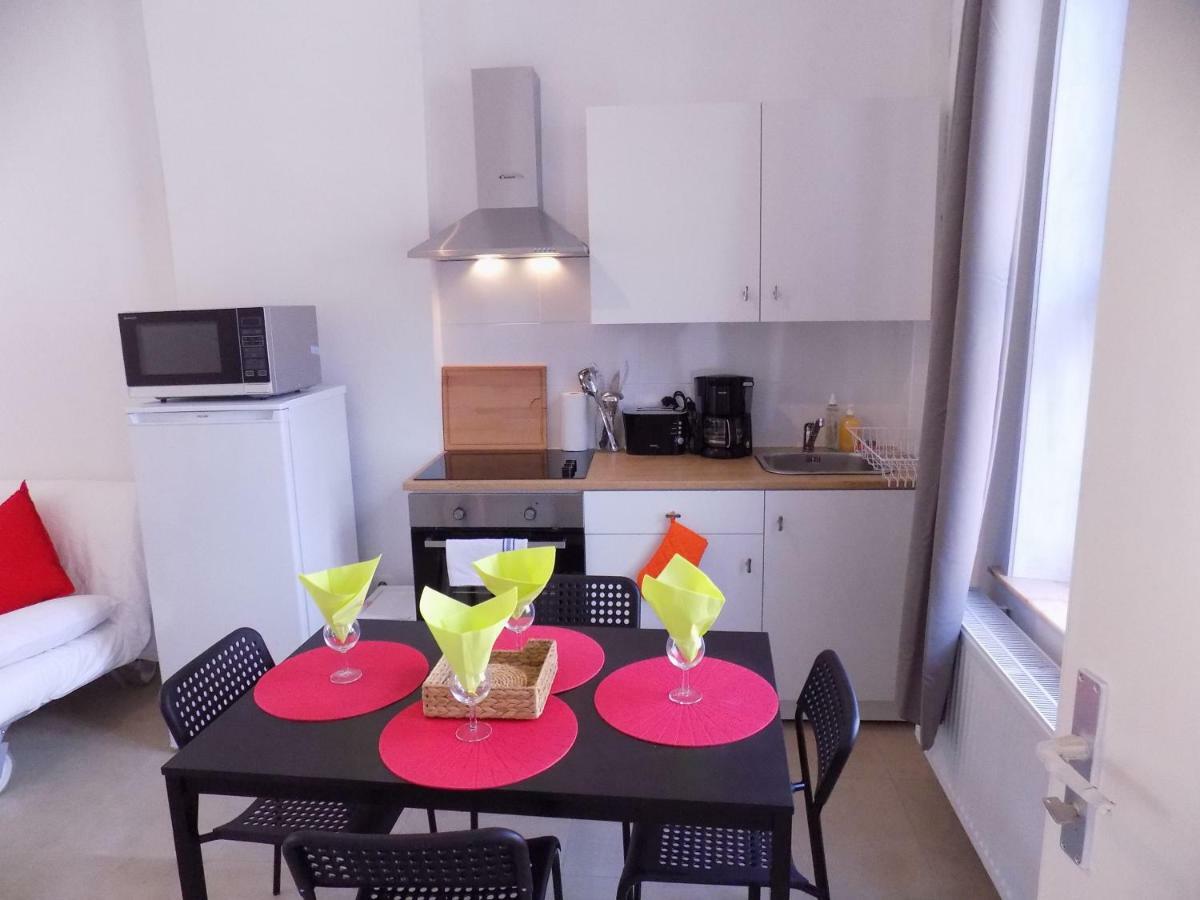 La Lodelinsartoise - Meuble De Vacances 3 Cles Charleroi Kültér fotó